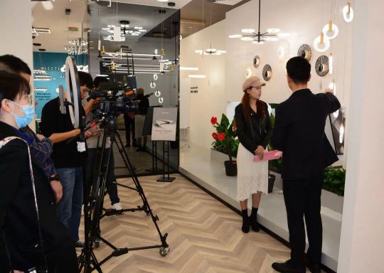 品牌大事|陽光照明家居燈飾研發(fā)中心、新都市風(fēng)尚館開業(yè)儀式 品牌大事|陽光照明家居燈飾研發(fā)中心、新都市風(fēng)尚館開業(yè)儀式