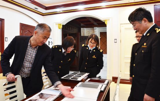 金豐定制家居│吳江海關關長馬紅蘭一行蒞臨調研指導 金豐定制家居│吳江海關關長馬紅蘭一行蒞臨調研指導