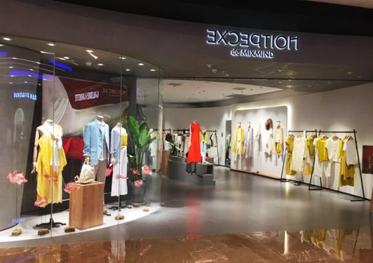 SNVA上為照明為例外女裝全場燈光設計并提供優質燈具 SNVA上為照明為例外女裝全場燈光設計并提供優質燈具