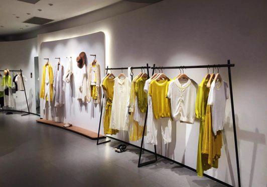 SNVA上為照明為例外女裝全場燈光設計并提供優質燈具 SNVA上為照明為例外女裝全場燈光設計并提供優質燈具