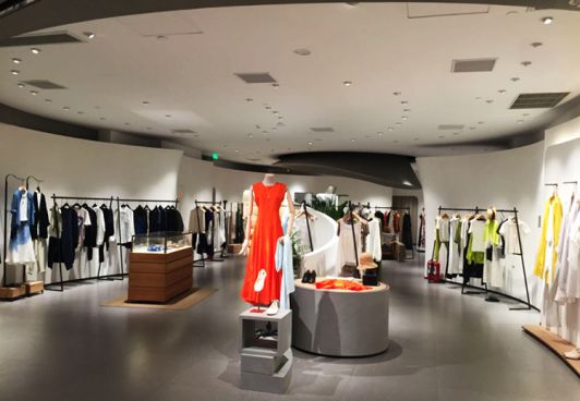 SNVA上為照明為例外女裝全場燈光設計并提供優質燈具 SNVA上為照明為例外女裝全場燈光設計并提供優質燈具