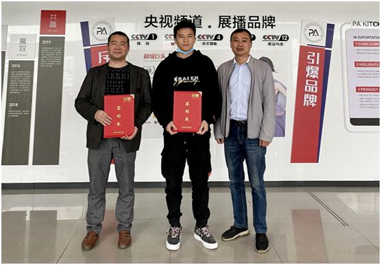 品愛全屋定制新品發布會圓滿落幕 掀起簽約熱潮 品愛全屋定制新品發布會圓滿落幕 掀起簽約熱潮