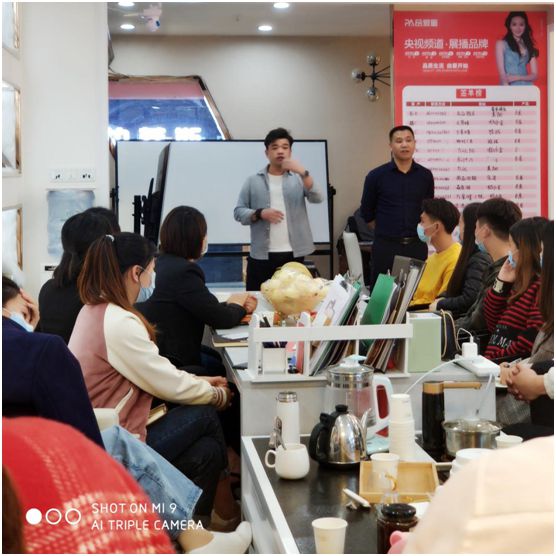 相互交流 形成合力 品愛全屋定制經銷商交流會賦能終端 相互交流 形成合力 品愛全屋定制經銷商交流會賦能終端