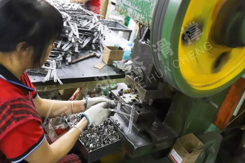 鋁合金門窗滑撐,迅杰一路向前、永不止步! 鋁合金門窗滑撐,迅杰一路向前、永不止步!