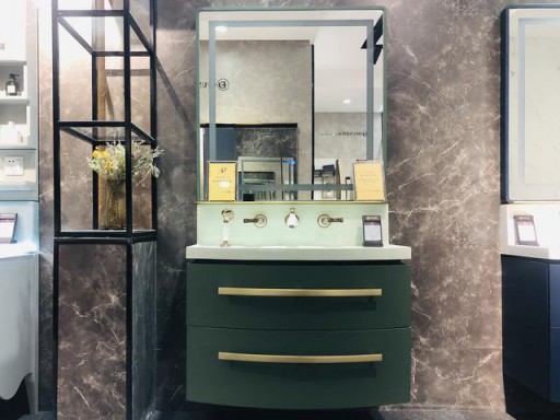 衛浴新聞團隊對董事長陳華進行了深度專訪 衛浴新聞團隊對董事長陳華進行了深度專訪