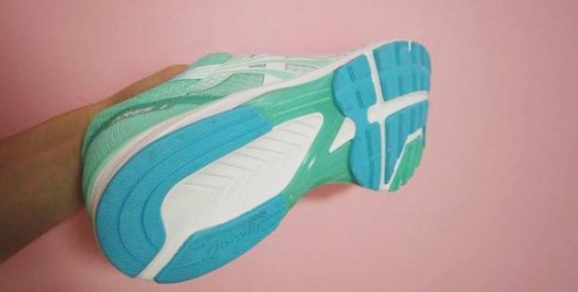 兼具實力和顏值的三款高性價比跑鞋，你最喜歡哪一款？