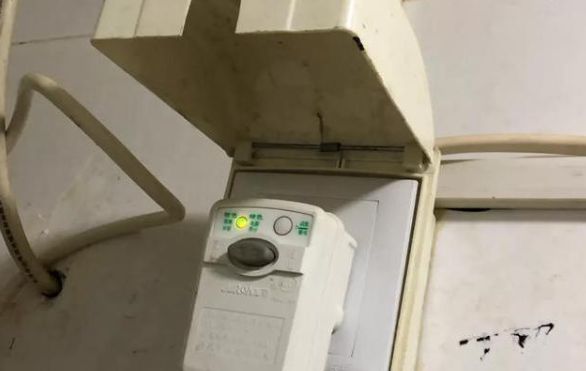 給大家解答電熱水器漏電跳閘的相關(guān)問(wèn)題 給大家解答電熱水器漏電跳閘的相關(guān)問(wèn)題