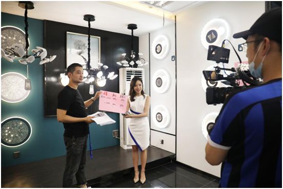 閃耀六月 百凱啟程照明新品云直播“星光璀璨” 閃耀六月 百凱啟程照明新品云直播“星光璀璨”