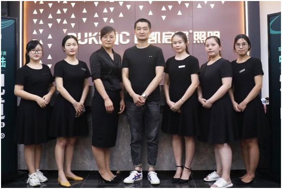 閃耀六月 百凱啟程照明新品云直播“星光璀璨” 閃耀六月 百凱啟程照明新品云直播“星光璀璨”