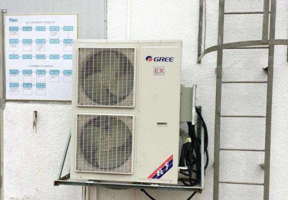 空調(diào)外機日常風(fēng)吹雨淋，需要為其遮擋嗎？聽聽師傅怎么說