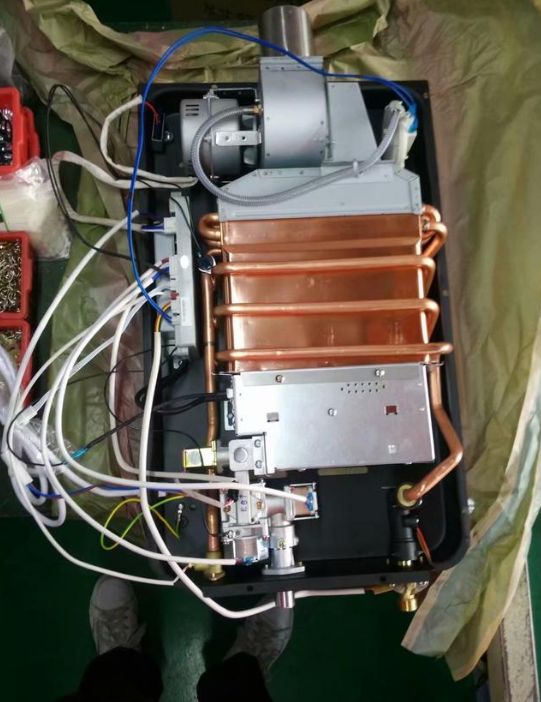 農(nóng)村到底該裝哪種熱水器省錢？燃?xì)鉄崴鱫r太陽能熱水器