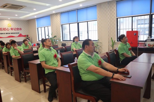 祝賀科尼安潔康養(yǎng)凈化系列與“人服集團”正式簽約 祝賀科尼安潔康養(yǎng)凈化系列與“人服集團”正式簽約