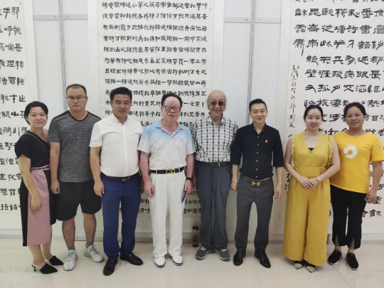 中山市燈飾照明行業(yè)協(xié)會(huì)黨支部出席建黨99周年李圯書法展 