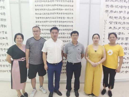 中山市燈飾照明行業(yè)協(xié)會(huì)黨支部出席建黨99周年李圯書法展 