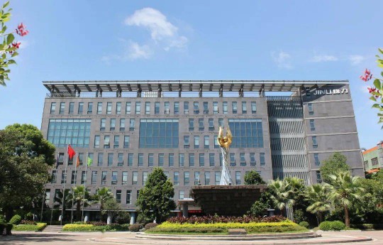 曼科“詩(shī)朗”系列新品即將上線，業(yè)界對(duì)這個(gè)老電工品牌充滿期待