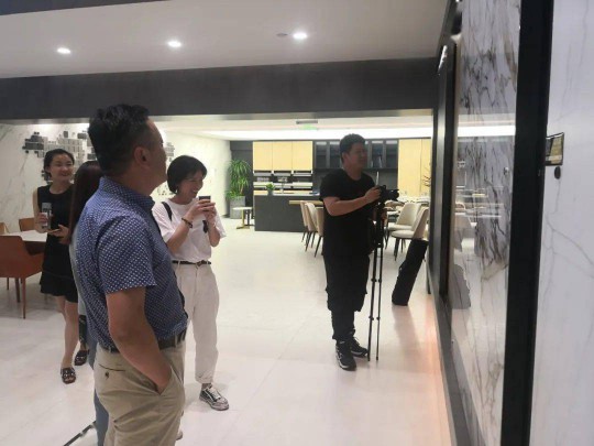 老牛說︱在巖板新賽道，你離“德賽斯模式”有多遠？ 