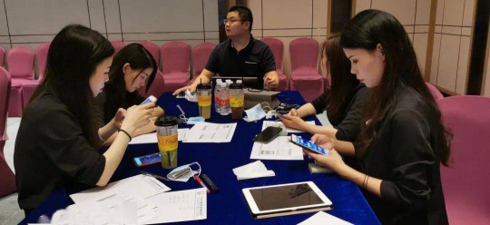 華藝廣場(chǎng)攜手六大原創(chuàng)燈飾品牌創(chuàng)始人嗨爆直播間！