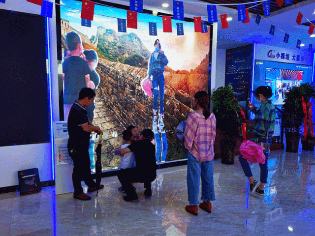 強力巨彩協同澳源光電打造LED顯示旗艦店開業