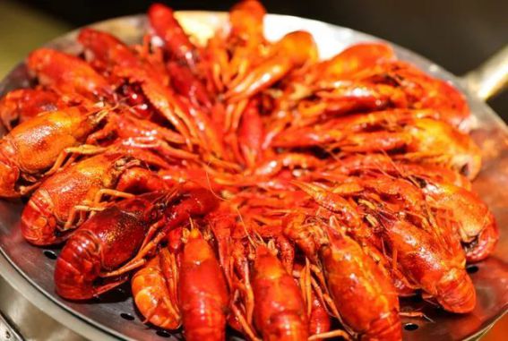 選用子彈頭心焰九腔鴛鴦雙爐灶，健康和時間皆可兼得！