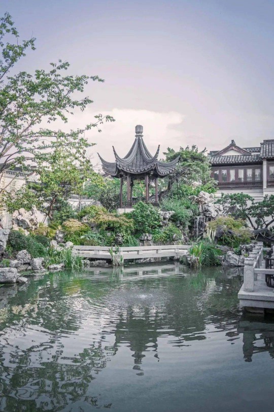 山水為丹青,門(mén)窗為鏡頭!三宅門(mén)窗為中式建筑添彩… 山水為丹青,門(mén)窗為鏡頭!三宅門(mén)窗為中式建筑添彩…