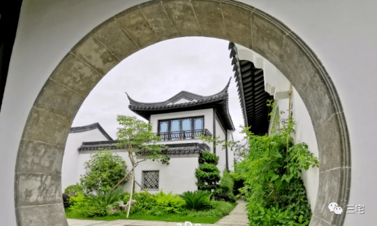 山水為丹青,門(mén)窗為鏡頭!三宅門(mén)窗為中式建筑添彩… 山水為丹青,門(mén)窗為鏡頭!三宅門(mén)窗為中式建筑添彩…