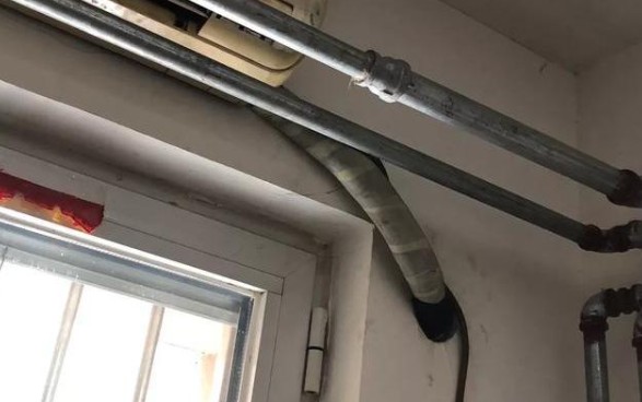 空調掛機排水管與空調眼一樣高，可以嗎？