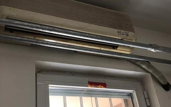 空調掛機排水管與空調眼一樣高，可以嗎？