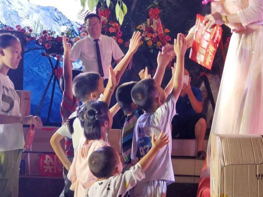 威爾斯陶瓷云南瀘西和彌勒兩大旗艦店盛大開業！