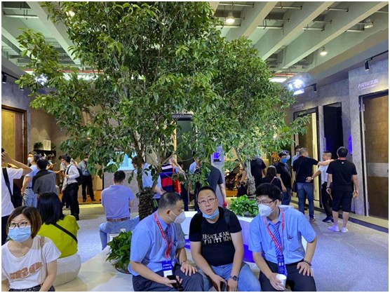 藝和集團 展會快訊第1天:未來已來 “智”能有你 藝和集團 展會快訊第1天:未來已來 “智”能有你