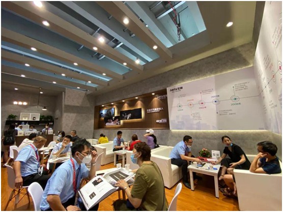 藝和集團 展會快訊第1天:未來已來 “智”能有你 藝和集團 展會快訊第1天:未來已來 “智”能有你