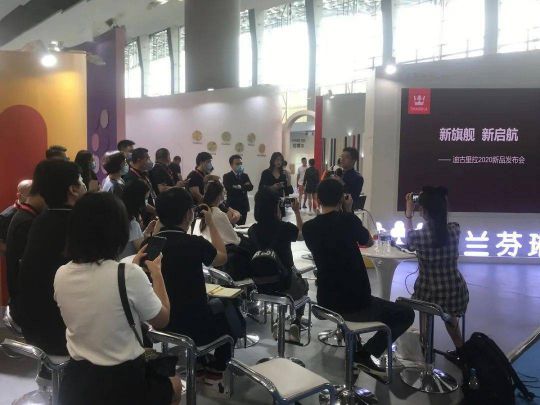 芬琳漆建博會上推出16款新產品,高端漆刷新環保新高度 芬琳漆建博會上推出16款新產品,高端漆刷新環保新高度