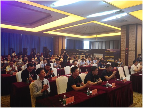 皇庭金門品牌升級暨新品云發布會震撼開啟 皇庭金門品牌升級暨新品云發布會震撼開啟