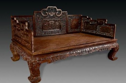 清朝紅木家具的特點：裝飾適度、紋理優美！