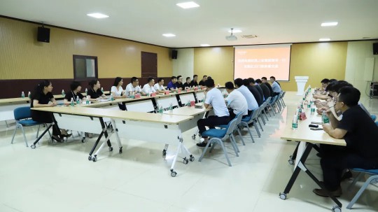 熱烈歡迎居然之家各分公司團(tuán)隊(duì)到訪億合門窗總部 熱烈歡迎居然之家各分公司團(tuán)隊(duì)到訪億合門窗總部