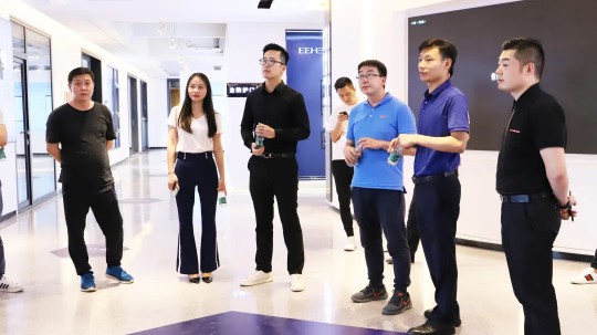 熱烈歡迎居然之家各分公司團(tuán)隊(duì)到訪億合門窗總部 熱烈歡迎居然之家各分公司團(tuán)隊(duì)到訪億合門窗總部