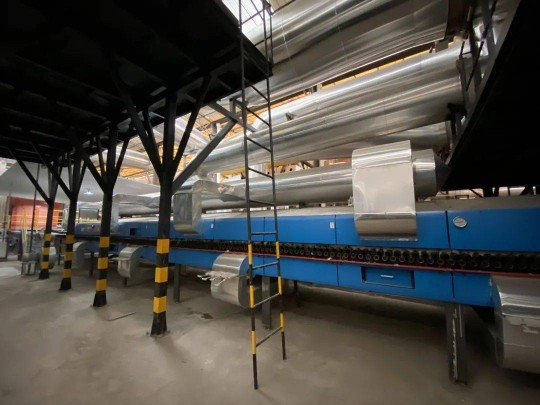 羅曼企業第二生產基地高坑生產基地二號線窯爐順利出磚 羅曼企業第二生產基地高坑生產基地二號線窯爐順利出磚