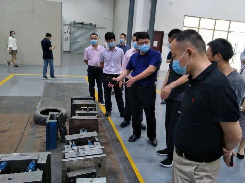 全面落實“深瑞LED合作十條”，一批LED企業考察江西瑞昌 