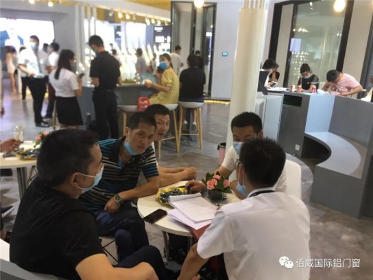 佰威國際門窗驚艷亮相廣州建博會,獲得無數點贊 佰威國際門窗驚艷亮相廣州建博會,獲得無數點贊