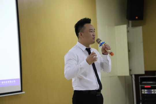 億合門窗從“新”出發,成功舉辦新一屆新商訓練營 億合門窗從“新”出發,成功舉辦新一屆新商訓練營