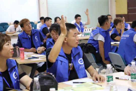 億合門窗從“新”出發,成功舉辦新一屆新商訓練營 億合門窗從“新”出發,成功舉辦新一屆新商訓練營