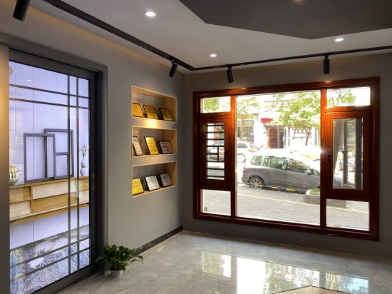 紅橡樹門窗回訪團隊繼續(xù)踏上征程，走訪撫州黎川和南昌進賢專賣店