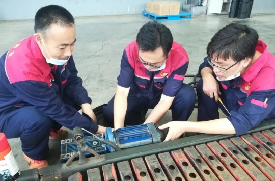 宏源防水山東生產(chǎn)基地開(kāi)展設(shè)備AM活動(dòng)！