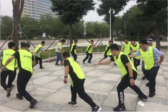 宏源防水生產(chǎn)制造中心組織開展別開生面的拓展訓練