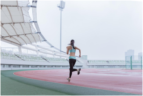 遠洋環(huán)保塑膠跑道：“秋凍”需有度，鍛煉要堅持