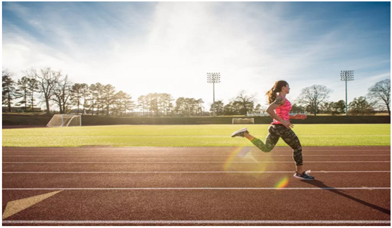 柏克體育|夏季運(yùn)動(dòng)進(jìn)行時(shí)，一起燃燒卡路里!