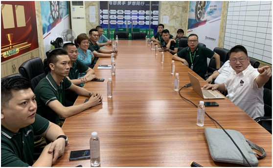 三只兔總裁韓軍一行蒞臨雷諾瓷磚膠參觀考察，初步達成合作意向